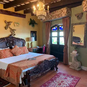 Hotel The Gallery ***